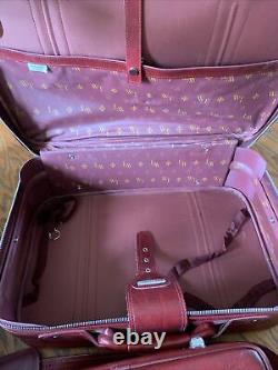 1970's 3 Pc/Set World Traveler Luggage Faux Leather Suitcase Bag Carryon Read