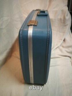 3 Pc Vintage BLUE NESTING LUGGAGE SET Suitcase mid century carry on, hard case