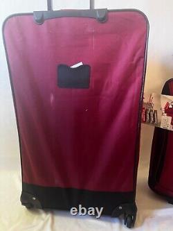 $300 TAG Ridgefield Red 5 Piece Luggage Set Expandable Suitcase Lightweight Red