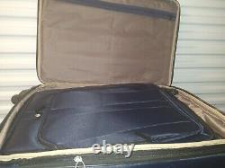 $520 New DOCKERS DISCOVER 3 Piece Set Soft Side Luggage. Navy Blue