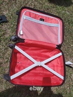 Jessica Simpson Spinner Suitcase Set of 3 Snakeskin Hot Pink Hard Shell Travel