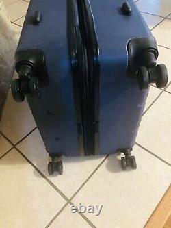 NEW CALPAK 3 Piece Hardside Luggage Set -Hardside Spinner with TSA Lock