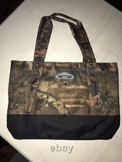 Pacific Coast Camo Luggage Set 4 Bags 20 Pull Behind 24 Duffle Bag And 2 16
