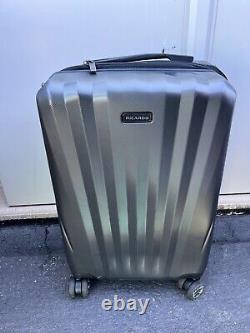 Ricardo 2 Piece Hardside Luggage Set Graphite Grey, 29 & 22 Inches