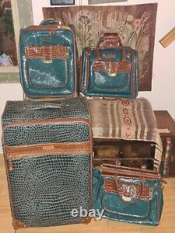 Samantha Brown 4-piece Croco Luggage Set 25, Peacock Green Unused Shape Tags