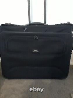 Samsonite 2-piece Softside Luggage Set Garment Bag and Luggage Bag