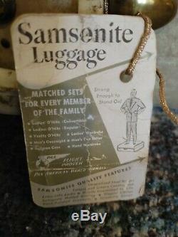 Vintage Samsonite Cream/Ivory Marble luggage set. Womans wardrobe, train case