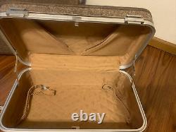 Vtg Tweed Amelia Earhart Luggage Suitcase Set Lg & Medium & Small 3 Pc Set Nests