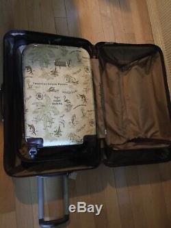 Brand New-tommy Bahama Tan Carte Imprimer 3 Piece Luggage Set Hardside Spinner