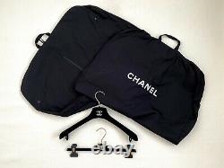 Chanel Travel Set, Sac En Toile Noir Épais Xl, 2 Cintres En Velours