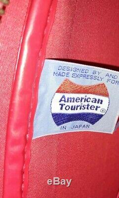 Ensemble De Vintage American Tourister Valise Tiara Rouge Et Carry On Bag Avec Une Clef Euc