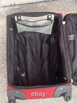 Ensemble de bagages Chaps 4 pièces en Euro, couleur noir et rouge, format cabine 24X14X8, set de voyage 13X21X7