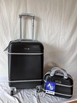 Ensemble de deux valises rigides extensibles Carry On American Sport Plus 20 pouces, prix de 350 dollars.