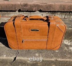 Ensemble de valises vintage à trois pièces Knoxx Londonderry des années 1970 en couleur beige.